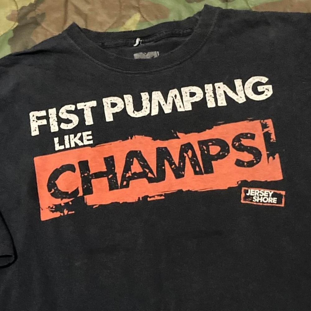 MTV jersey shore "fist pumping like champs" tee faded licensed size XXL/24.5